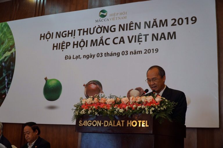 Ông Dương Công Minh – Chủ tịch Hiệp hội Mắc ca Việt Nam phát biểu khai mạc Hội nghị